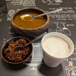 Minami kitchen - 辛い調味料とスイカジュース