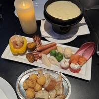 パリアッチョ 丸の内仲通り店 - クアトロフォルマッジ（4種のチーズ）の本格チーズフォンデュ