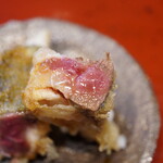 なかむら - 今にも溢れそうな旨みあぶら。 やわらかな衣と一体になる食感と同時に伝わる分厚い旨み。そして風味がアシストするように一口の旨さを爆発させる！