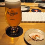 野乃鳥 なんば堂 - 生ビール ＆ 付き出し（サラダチキンヨーグルトソース エスニック風）