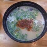 金田 - 粕汁　七味を載せる