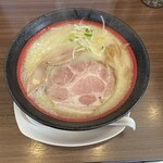 石臼玄麦自家製らーめん 丸竈 - 料理写真:鶏白湯らーめん 塩 背脂入り 960円