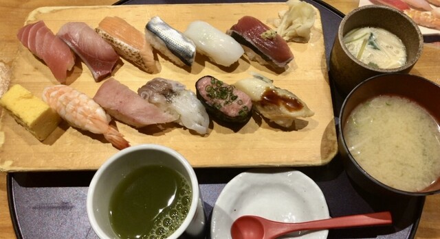 Sushi Uogashi Nihon Ichi Akasaka Ten photo 5