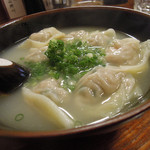 上海わんたん・食彩厨房 - 上海わんたん＠海老わんたん（８個）ズームアップ