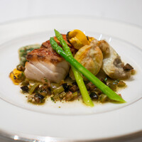 L'ESSOR - 長崎県産尾長鯛 花ズッキーニ、北海道のつけの帆立を入れたベニエ モン・サン・ミシェルのムール貝