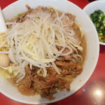 ラーメン二郎 - ラーメン半分＋青ネギショウガ半分崩