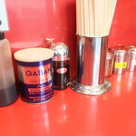 ラーメン二郎 - 卓上調味料