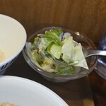 キッチン ブルー グローブ - スプーンでのサラダはキツイか