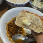 キッチン ブルー グローブ - ロールパンが合うね