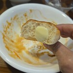 キッチン ブルー グローブ - 最後のロールパン