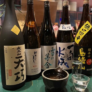 秋田の地酒約10種類や田沢湖周辺で醸造している地ビールを堪能