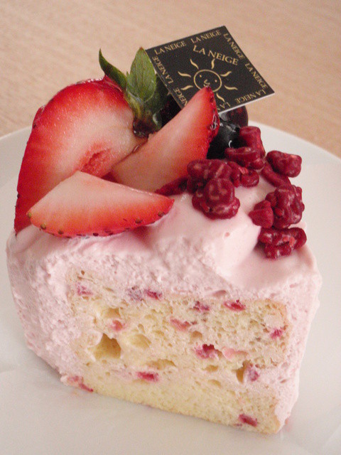 ふわふわシフォンケーキのお店 By Ref Chris パティスリー ラ ネージュ Patisserie La Neige 白島 アストラム ケーキ 食べログ ふわふわシフォンケーキのお店 By Ref Chris パティスリー ラ ネージュ Patisserie La Neige 白島 アストラム ケーキ 食べログ