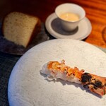 蒼 - トーストがブリオッシュに選手交代して、新たな３点セットに。
      ド定番と言えるお料理でも、進化の可能性を常に探る姿に頭が下がります。