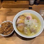 らぁ麺や ふぢとら  - 特製塩らぁ麺　チャーシューみそ炊き込みご飯