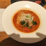 真っ赤ならーめん とまこ 三宮センタープラザ店 - 