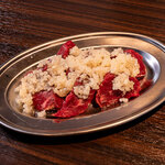 宴会焼肉 仁と肉 - ニンニクサガリ