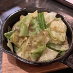 炭の屋でですけ - アンチョビキャベツ