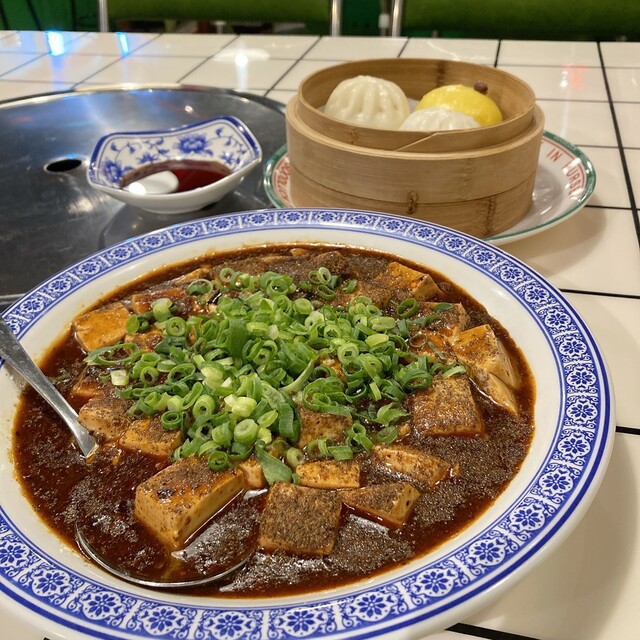 Koushou Sichuan Laohuoguo • Sakaba