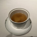 中国飯店 富麗華 - 新たけのことフカヒレの香港風 滋味蒸しスープ