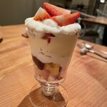 蘖 - 苺のパフェ