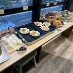 Cozy Cafe & Bar beyond - 