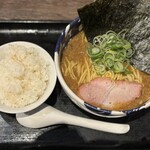 節骨麺たいぞう 池袋総本店 - 