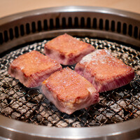 江戸焼肉 - 神谷商店　神のタン厚切り