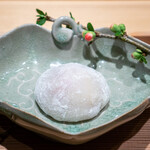 肉割烹 上 - 苺大福