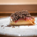 肉割烹 上 - 春巻き 近江牛ブレザオラ　ブルーチーズソース　黒トリュフ