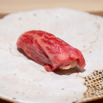 肉割烹 上 - 漬け握り リブマキ　山葵