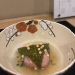 鶏割烹 ならや - 桜餅に見立てたそぼろごはん