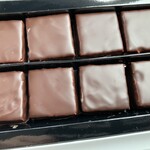 ドゥブルベ・ボレロ - マシュマロをチョコでコーティングしたギモーブショコラ