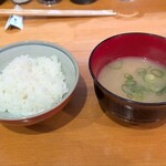 はな花 - さば塩焼き定食のごはんとお味噌汁は半分半分にして頂きました