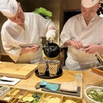 すし匠 齋藤 - ひれ酒準備