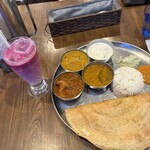 TOKYO BHAVAN - マサラドーサランチ＋ビーツラッシー