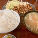 舞木ドライブイン - もつ焼き定食