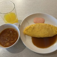 アイリス - とりあえずのスープと、ライブオムレツ。