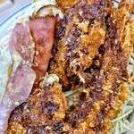 かつや - ハムがビロビロ！フライに頬ずり(笑)。