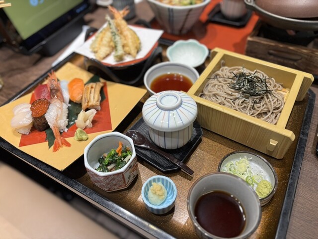 Washoku Mendokoro Sagami Dongo Ten photo 2