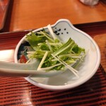 居酒屋 伝七 - 鍋に投入