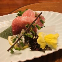 日本料理 梅林 - 本日のお造り　氷見産のメジマグロ、キビナゴ、三重県産のアオリイカ
