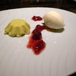 カメレオン - ピスタチオのババロア、ヨーグルトのジェラート