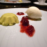 カメレオン - ピスタチオのババロア、ヨーグルトのジェラート