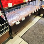 ポンパドウル - 明太子フランセは　売り切れで補充はもうないとのこと　　下の段の右は　明太子フランセではありません