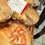 ポンパドウル - マルゲリータ　ピザ　美味しそうなので買いました