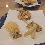 天ぷら ひろみ - 山菜、ホタルイカ、山芋なども絶品です