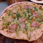 CONA - イタリアンバジルのピザ