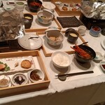 食べるお宿 浜の湯 - 朝食の数々！伊勢エビのおみおつけ付き