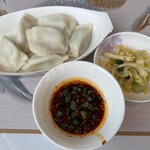 四川家庭料理 珍々 - 水餃子とキャベツのお漬物