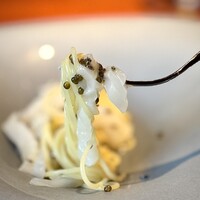 蒼 - いくらも雲丹も最高だけど、パスタとしていただくなら、その最適解は泥障烏賊かも。
                      ねっとりとしたその食感が、ソースのようにパスタと繋いでくれるのです。